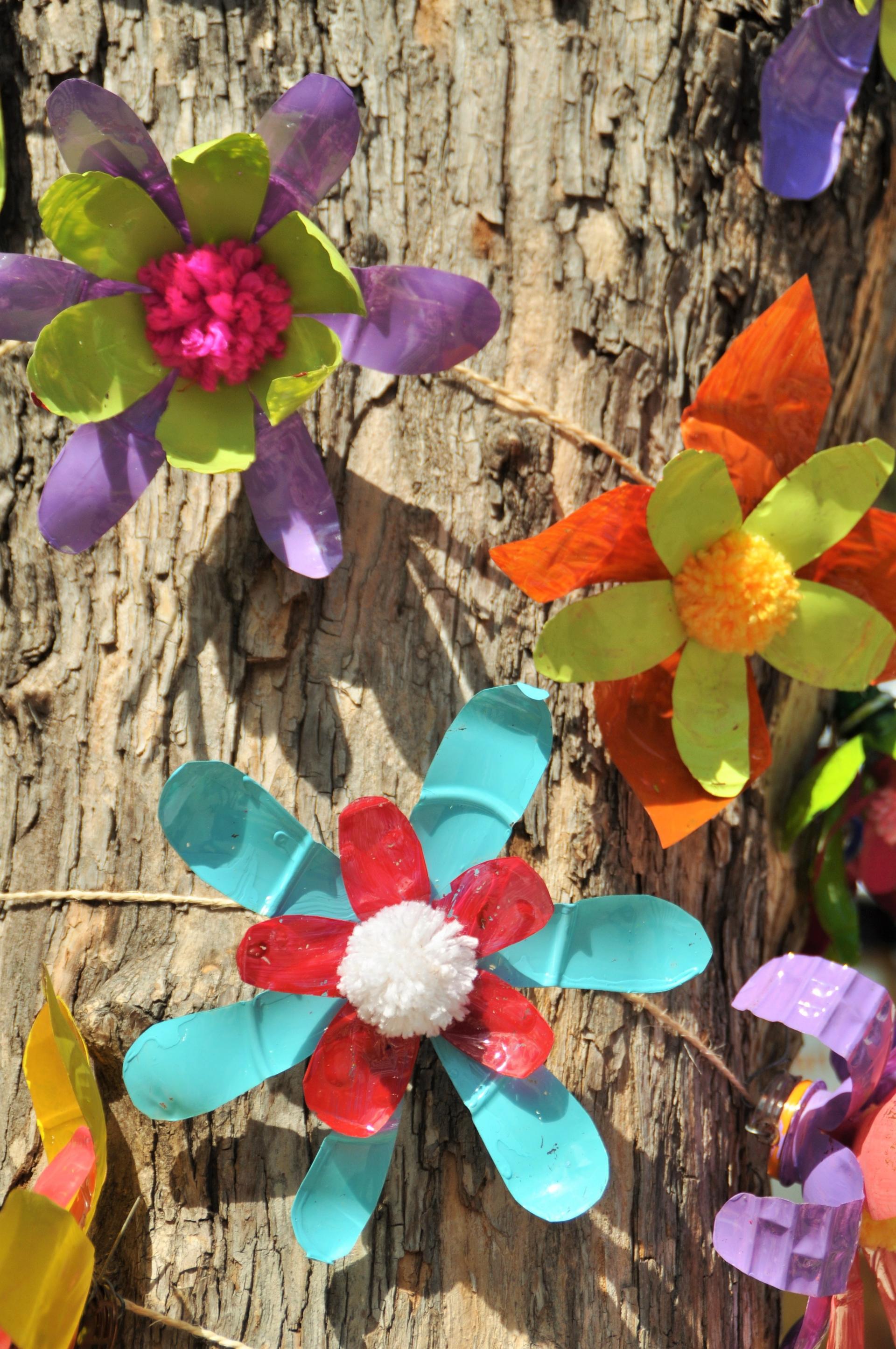 Upcycling dílna – výroba květin z odpadních materiálů